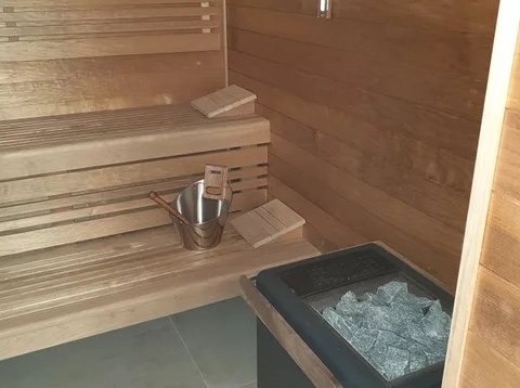 fínska sauna s pecou fínska sauna s pecou