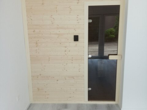 fínska suchá sauna v interiéri