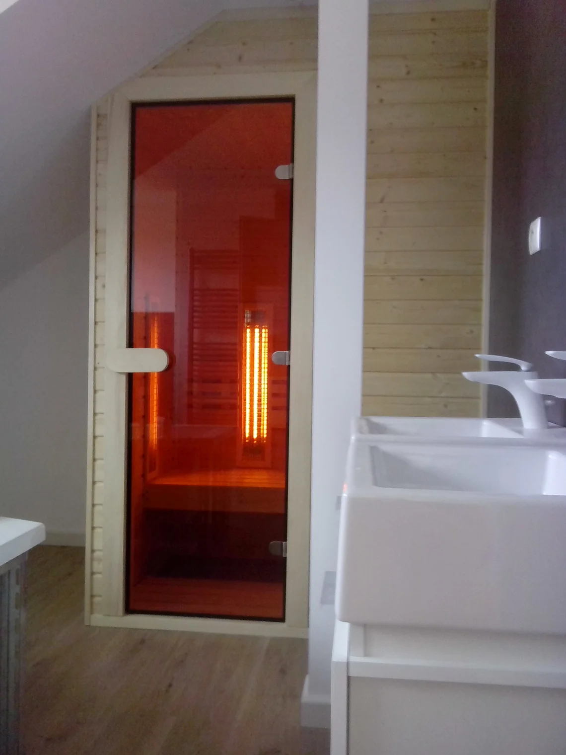 interiérová sauna na mieru v kúpeľni
